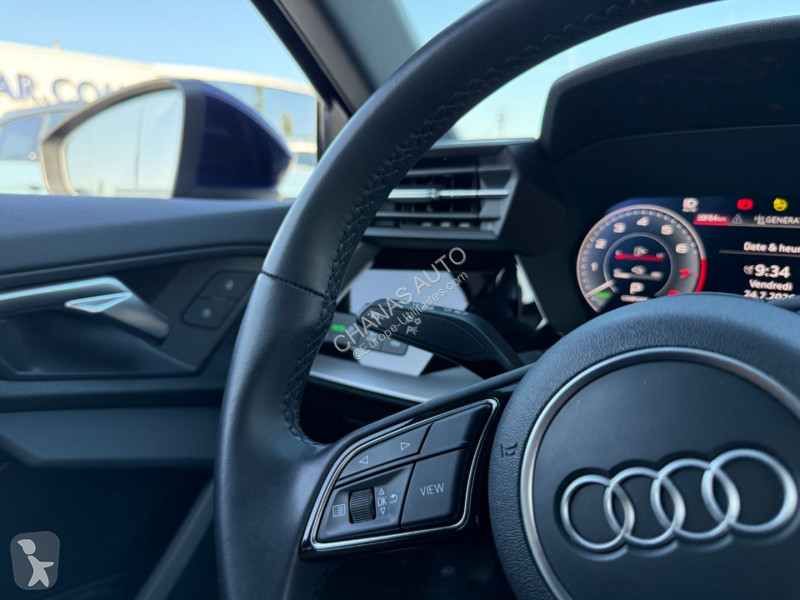 Véhicule utilitaire Audi 40 TFSIe 204 Design...