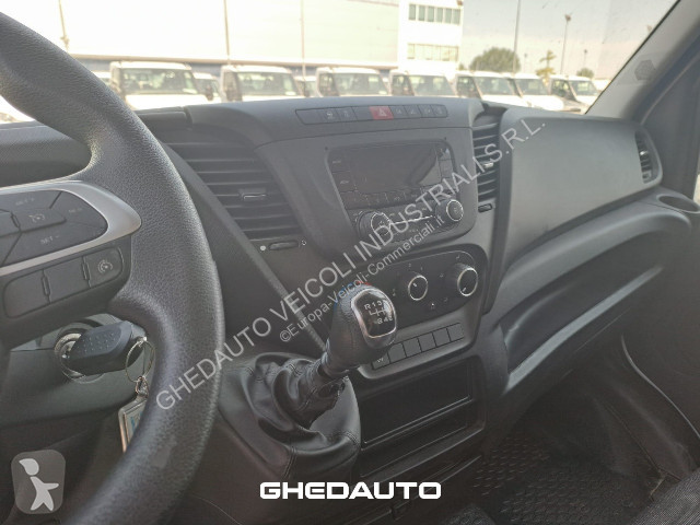 Furgoneta Iveco 35C14H BOX