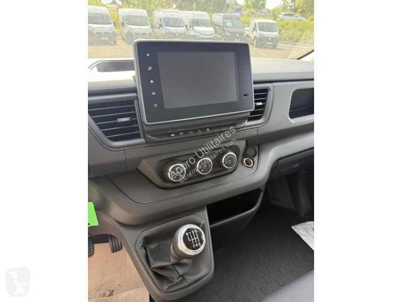 Véhicule utilitaire Renault TRAFIC L2H1 170CH...