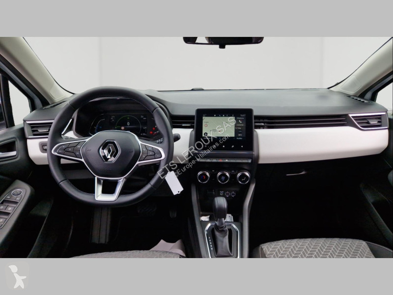 عربة نفعية Renault CLIO V