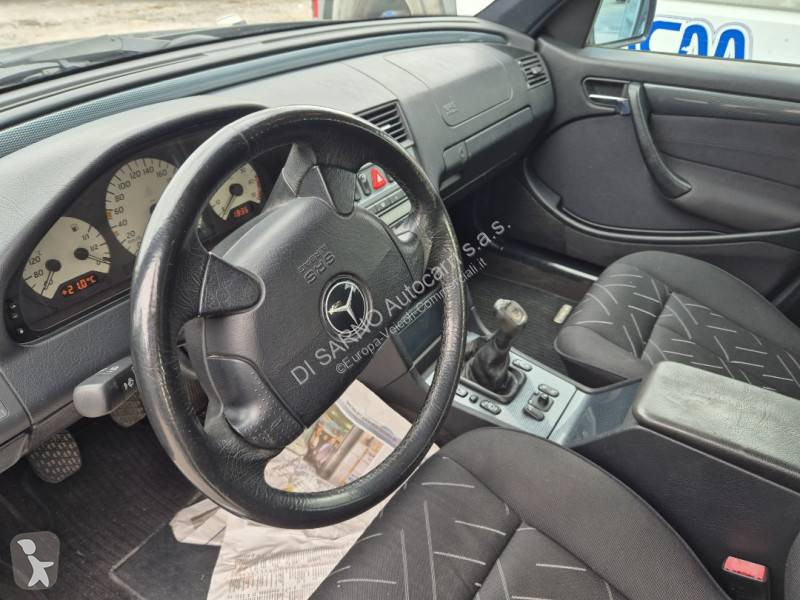 Furgoneta Mercedes