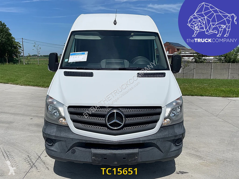 Mercedes 213 37s Transporter