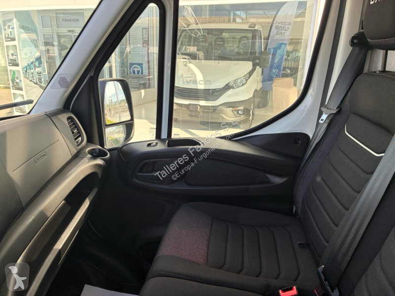 Furgoneta Iveco  35S18 V 18m3 AUTOMATICA