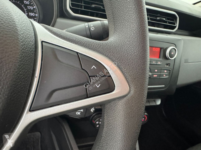 Véhicule utilitaire Dacia 1.0 TCe 90 Essentiel