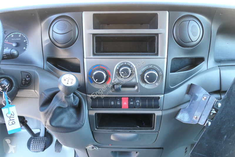 Véhicule utilitaire Iveco Daily 35 S11 C30C...