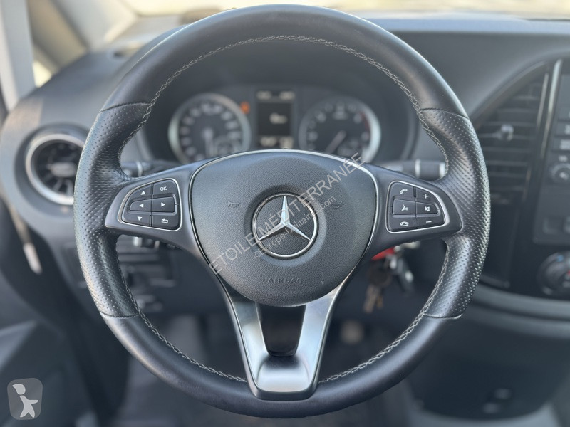 Véhicule utilitaire Mercedes 119 CDI 4x4...
