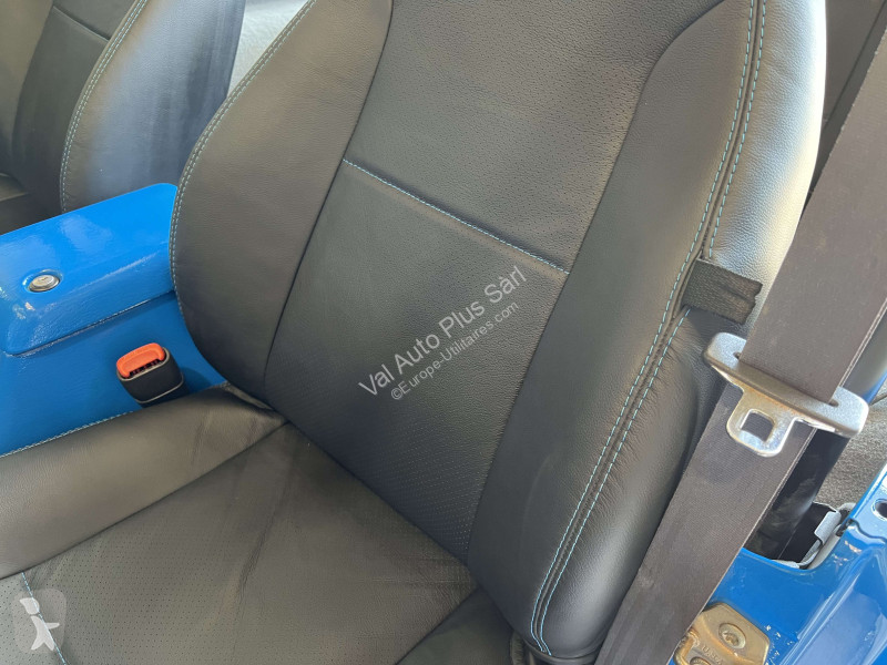 Samochód dostawczy Jeep