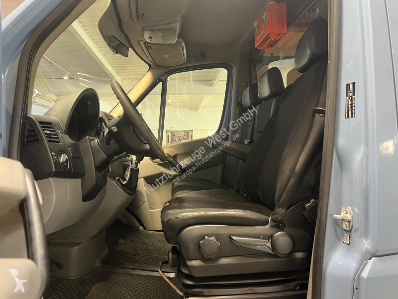 عربة نفعية Mercedes 516...
