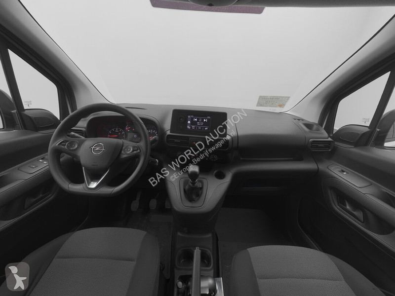 Лекотоварен автомобил Opel 110pk