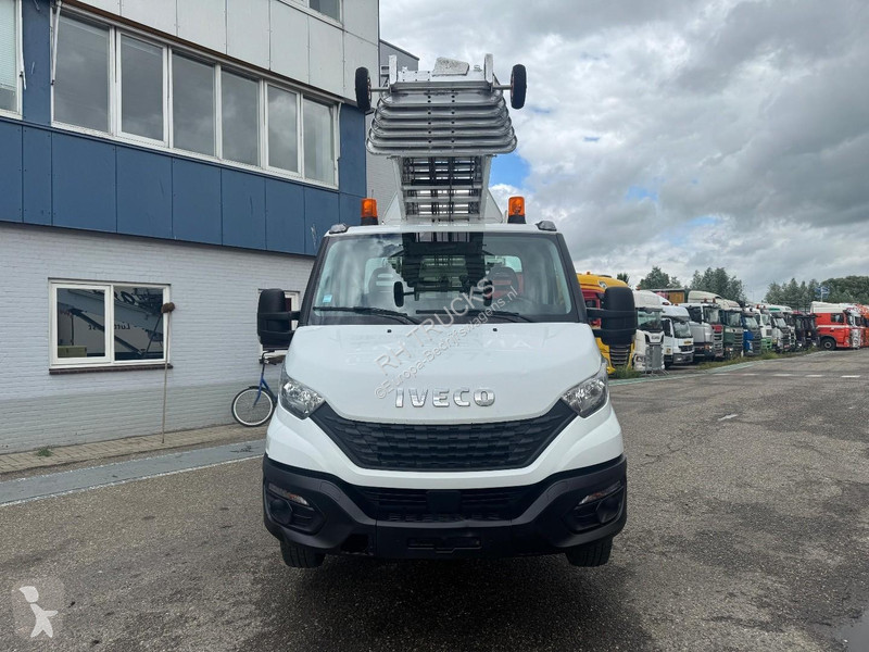 عربة نفعية Iveco 35-120 EURO 6 + Lift 30m...