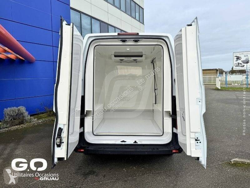 Samochód dostawczy Nissan