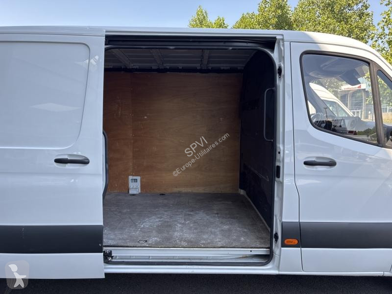 Véhicule utilitaire Mercedes Fg 215 CDI 39 3T0...