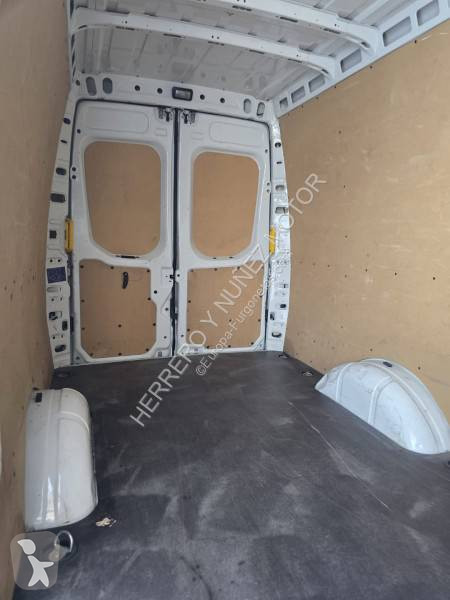 عربة نفعية Iveco