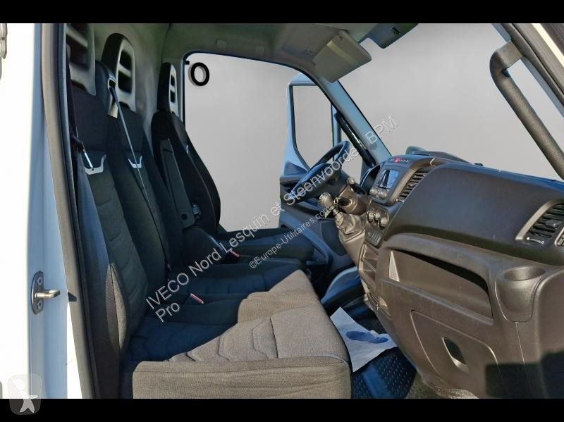 Véhicule utilitaire Iveco 35S Fg 35S14 V16