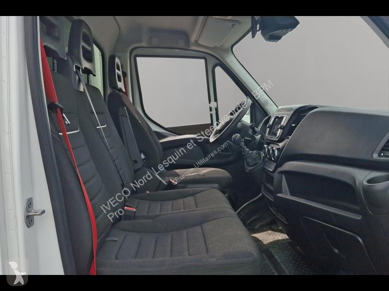 Véhicule utilitaire Iveco CCb 35C16H...