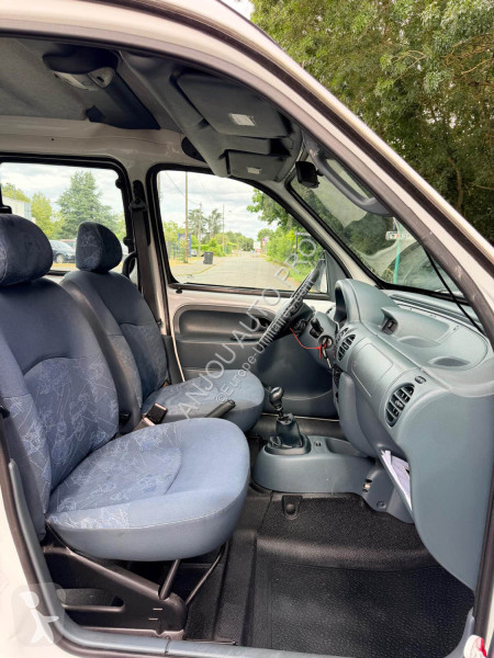 عربة نفعية Renault 1.9D 65CH RTA D65 FAIBLE...