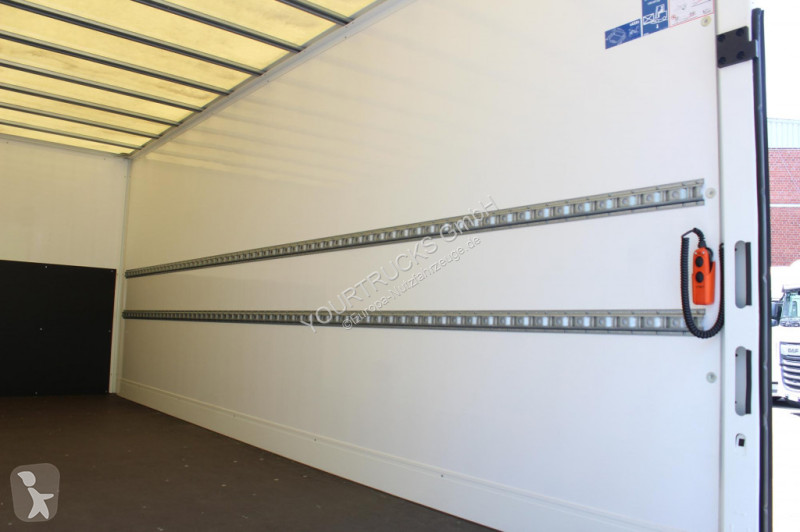 Furgoneta DAF   XB 210 Koffer ACC AHK Nur 900...