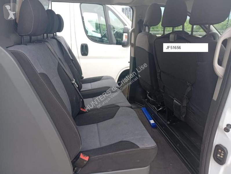 Véhicule utilitaire Opel 6 posti