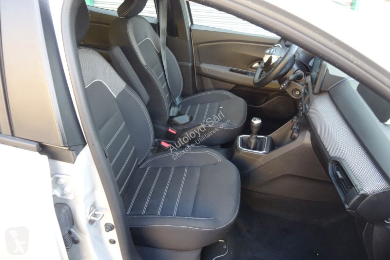 عربة نفعية Dacia SANDERO 1.0 TCE 100
