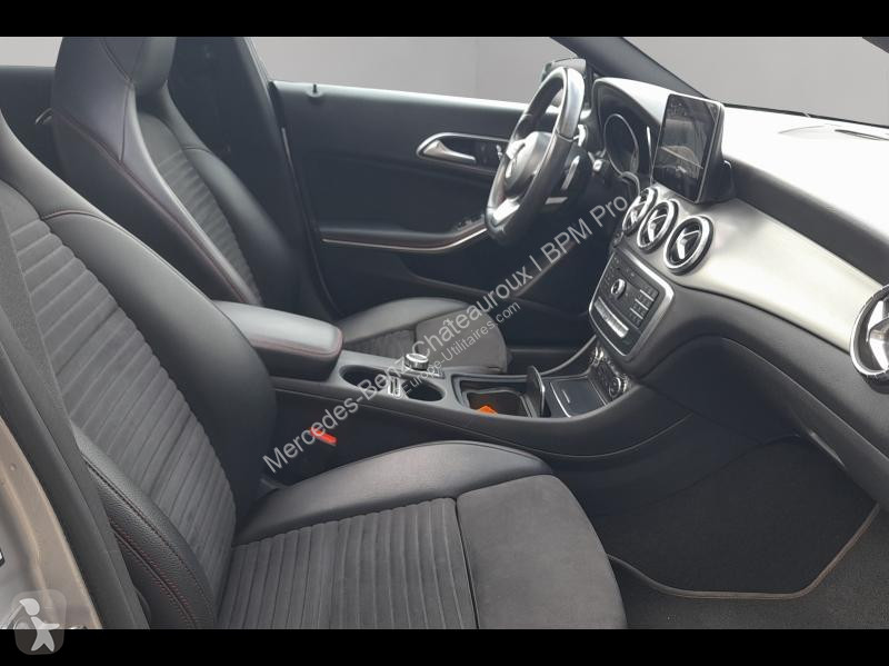 Véhicule utilitaire Mercedes CLA 220 d...