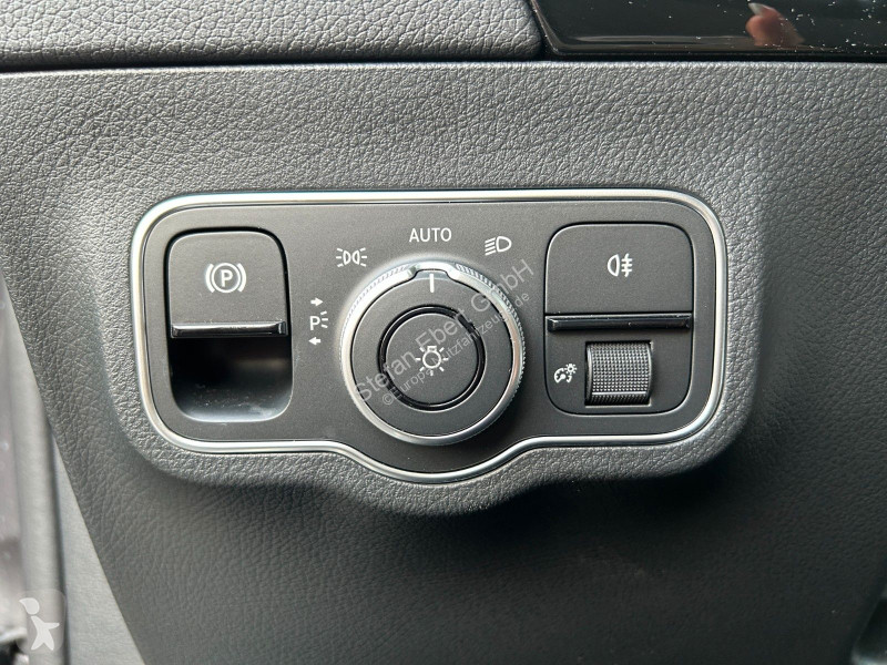 Véhicule utilitaire Mercedes B 180...