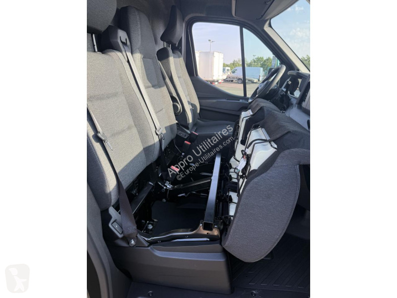 Véhicule utilitaire Nissan INTERSTAR Tekna 3.5t...