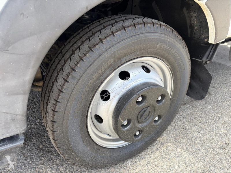 Samochód dostawczy Nissan 35.13