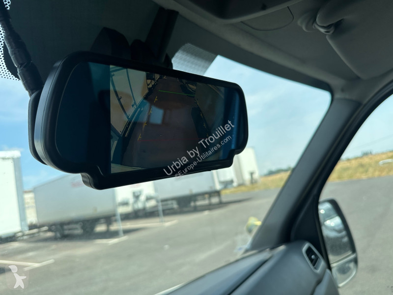 عربة نفعية Renault 20M3 145 CV FOURGON HAYON 3,5 T