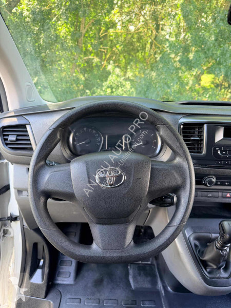 عربة نفعية Toyota LONG 120 D-4D BVM6 DYNAMIC