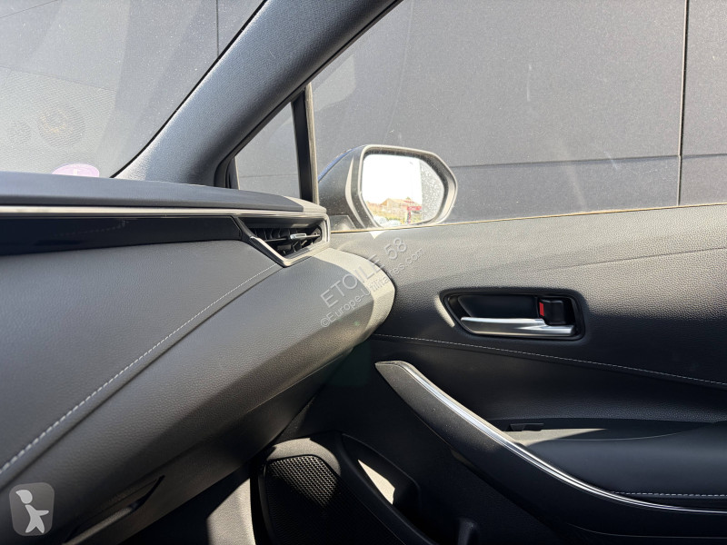 عربة نفعية Toyota Corolla Hybride 140ch