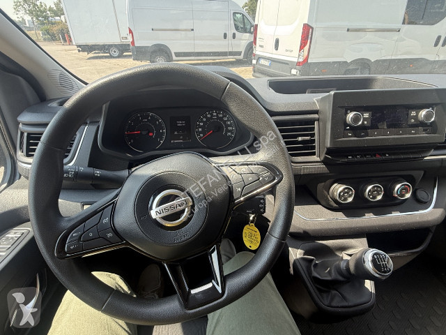 Véhicule utilitaire Nissan Primastar bus 2.0...