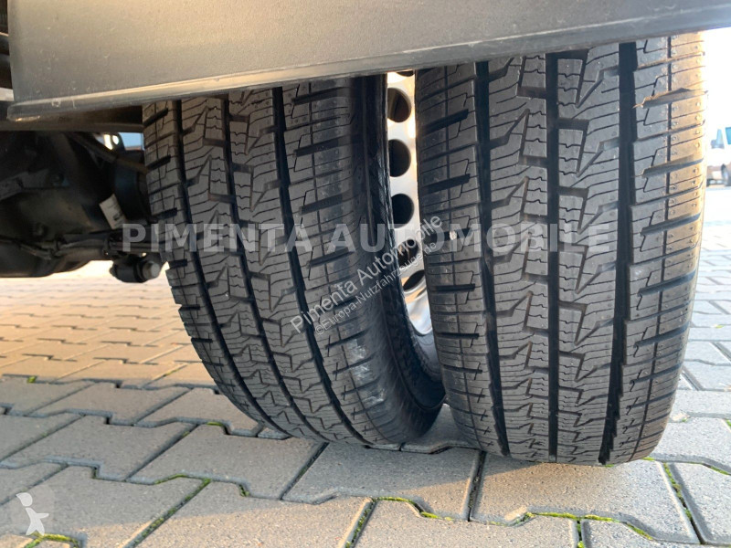 Furgoneta Mercedes 517 43 DOKA 5t PRITSCHE AHK...