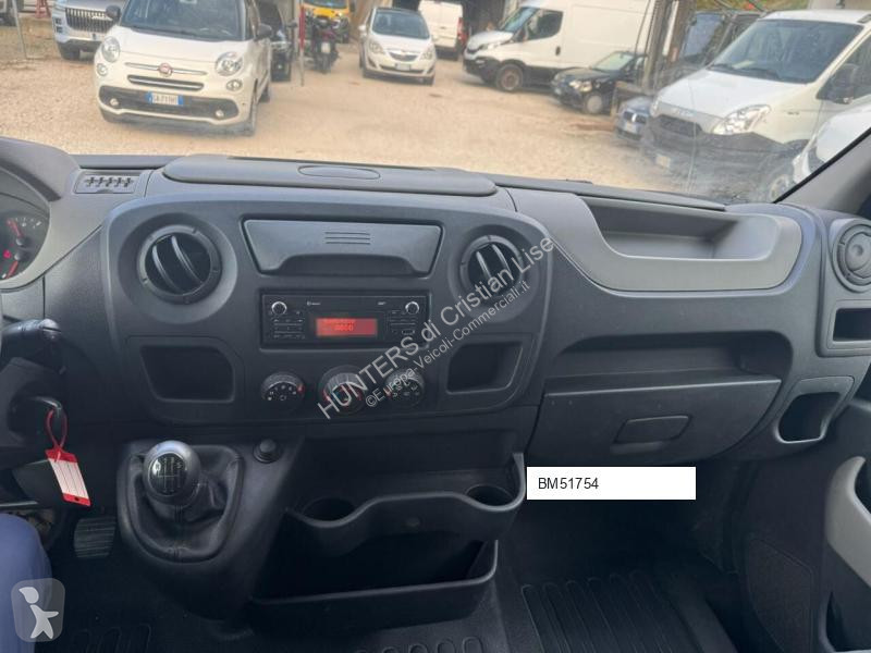عربة نفعية Nissan 3posti