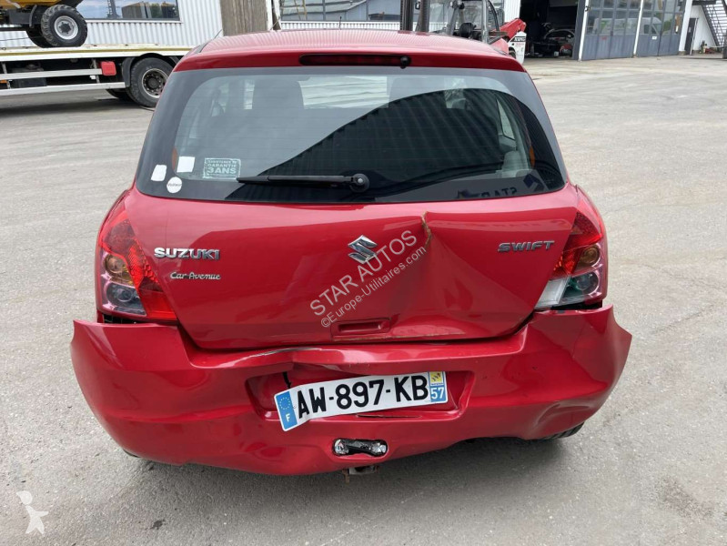 Samochód dostawczy Suzuki