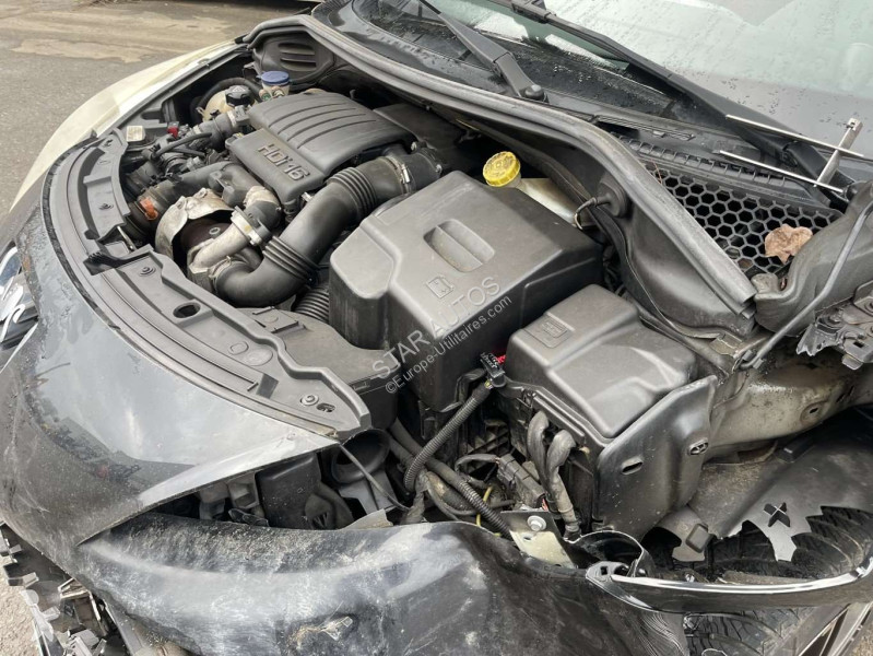 عربة نفعية Peugeot