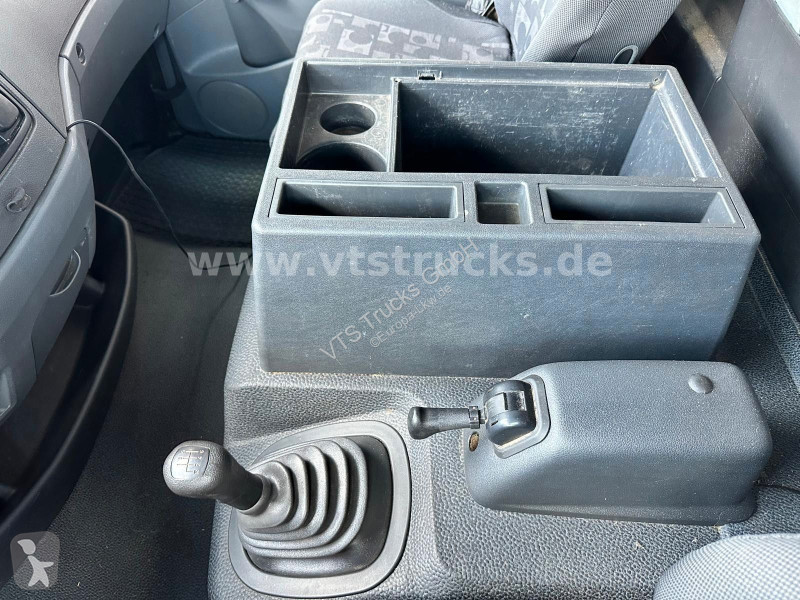 Mercedes 822 L Fahrgestell Transporter