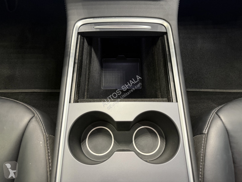 Tesla MODEL 3 LONG-RANGE DUAL MOTOR AWD MY21 van