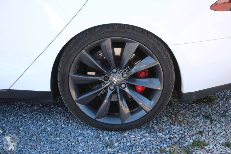 Furgoneta Tesla P85+