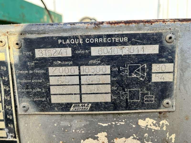 Véhicule utilitaire   3 ESSIEUX