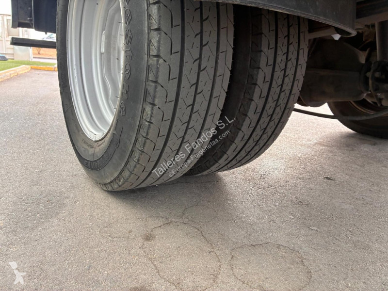 Furgoneta Iveco  35C16 20m3 con puertas traseras