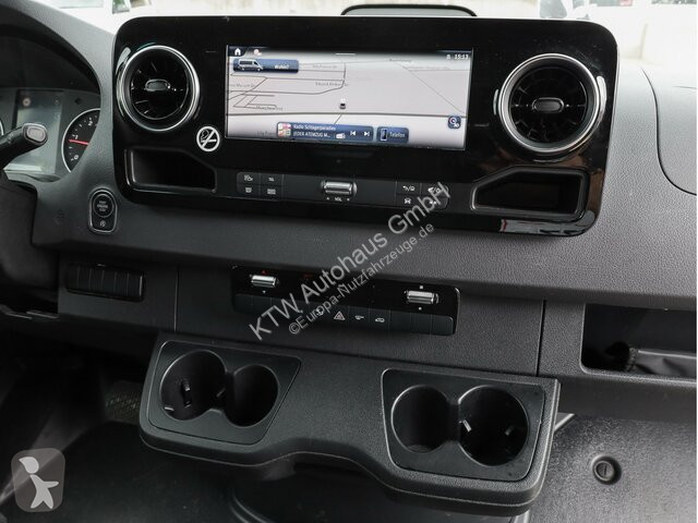 Коммерческий автомобиль Mercedes Sprinter 317...