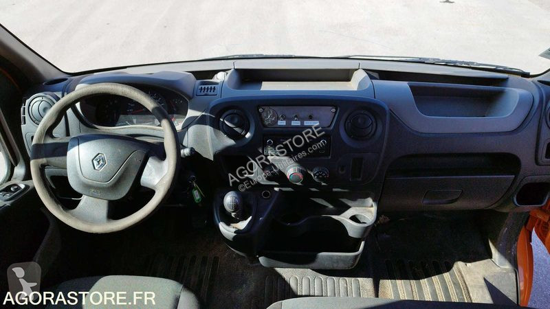 عربة نفعية Renault MASTER