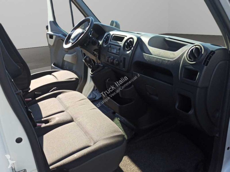 Véhicule utilitaire Renault III - master T35...