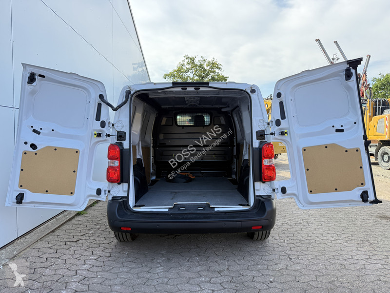 Furgoneta Toyota Electric 75kWh L1 348km WLTP...