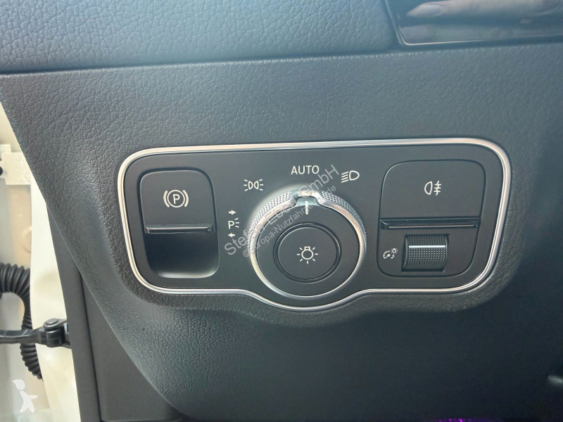 Mercedes EQA 300 4M...