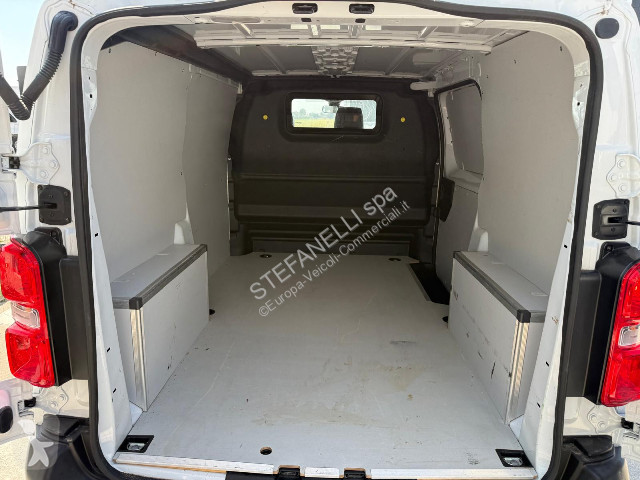 عربة نفعية Peugeot EXPERT 2.0 BLUE HDI 140CV L2H1