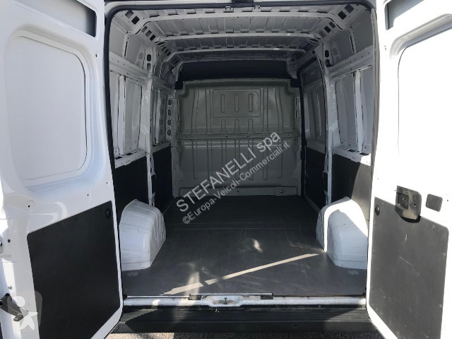عربة نفعية Citroën Jumper 33 L2H2 2.2 bluehdi...