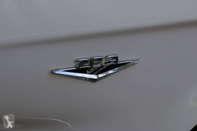 Furgoneta Ford V8