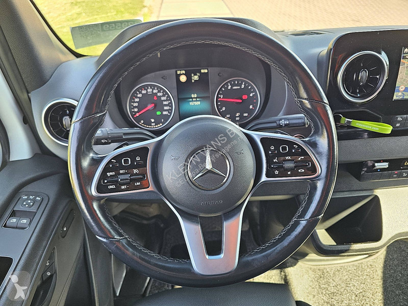 Užitkové vozidlo Mercedes 315 L2H2 LED Mbux10 AC!