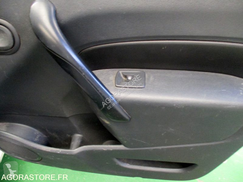 عربة نفعية Renault KANGOO